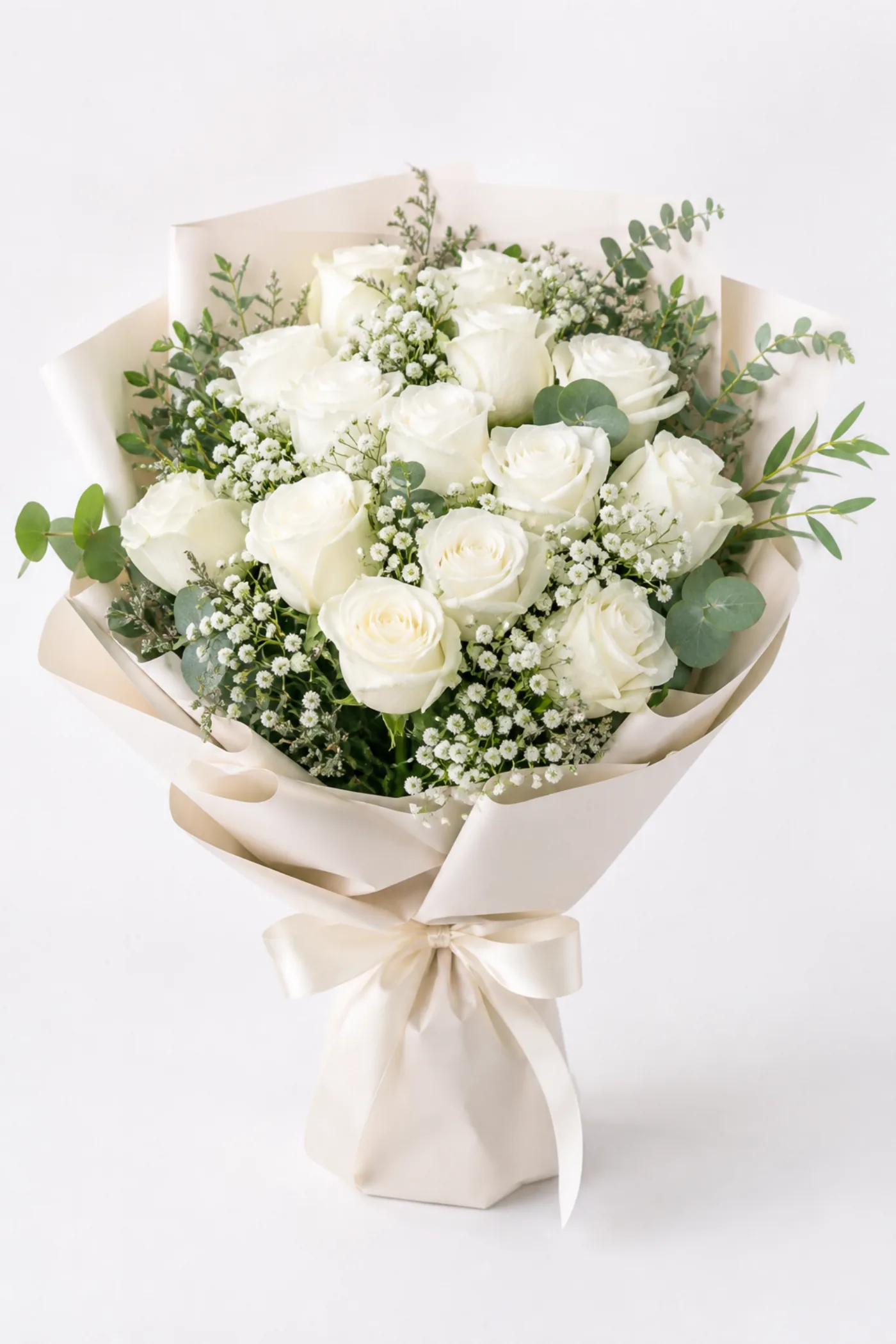 Elegant white roses bouquet - flower delivery Prilep